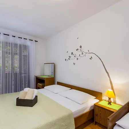 Bruketa Apartment